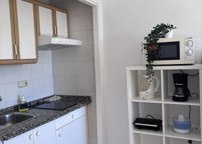 Sea & Pool Hideaway Apartment