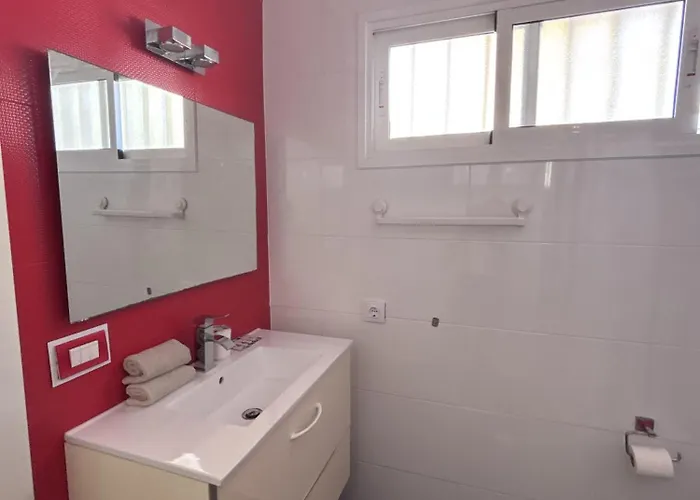 Апартаменти Sea & Pool Hideaway Адехе