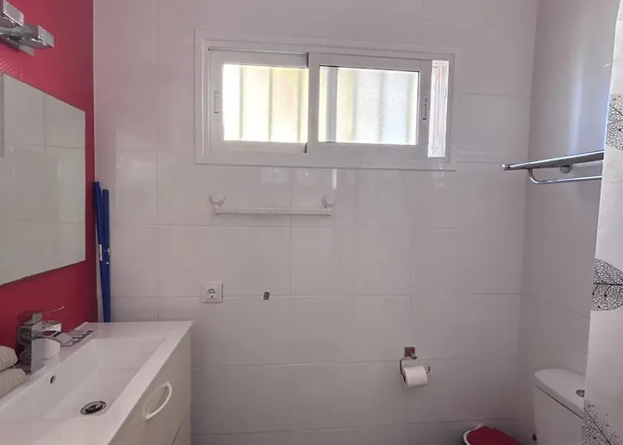 Апартаменти Sea & Pool Hideaway