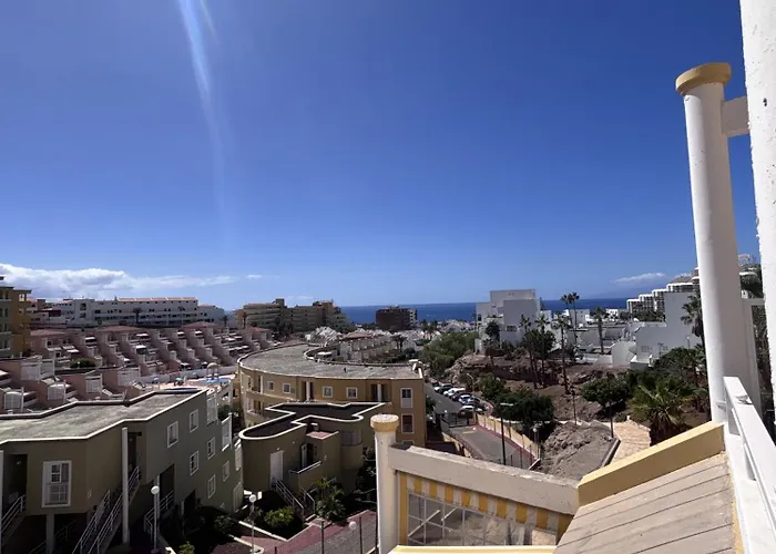 Sea & Pool Hideaway * Адехе