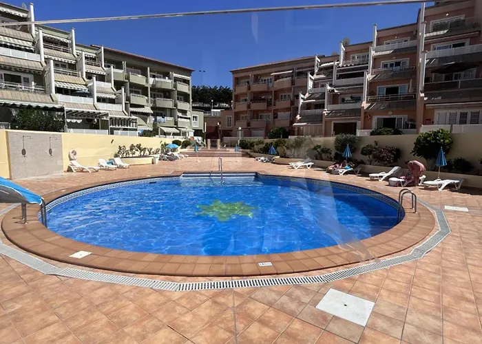 Sea & Pool Hideaway * Адехе